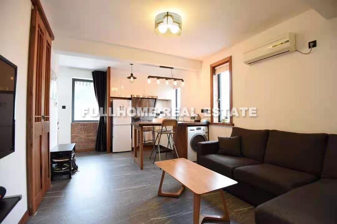 Lane1-500 Tianping Road Old House - 1 bedroom apartment in Shanghai, Xujiahui, Downtown