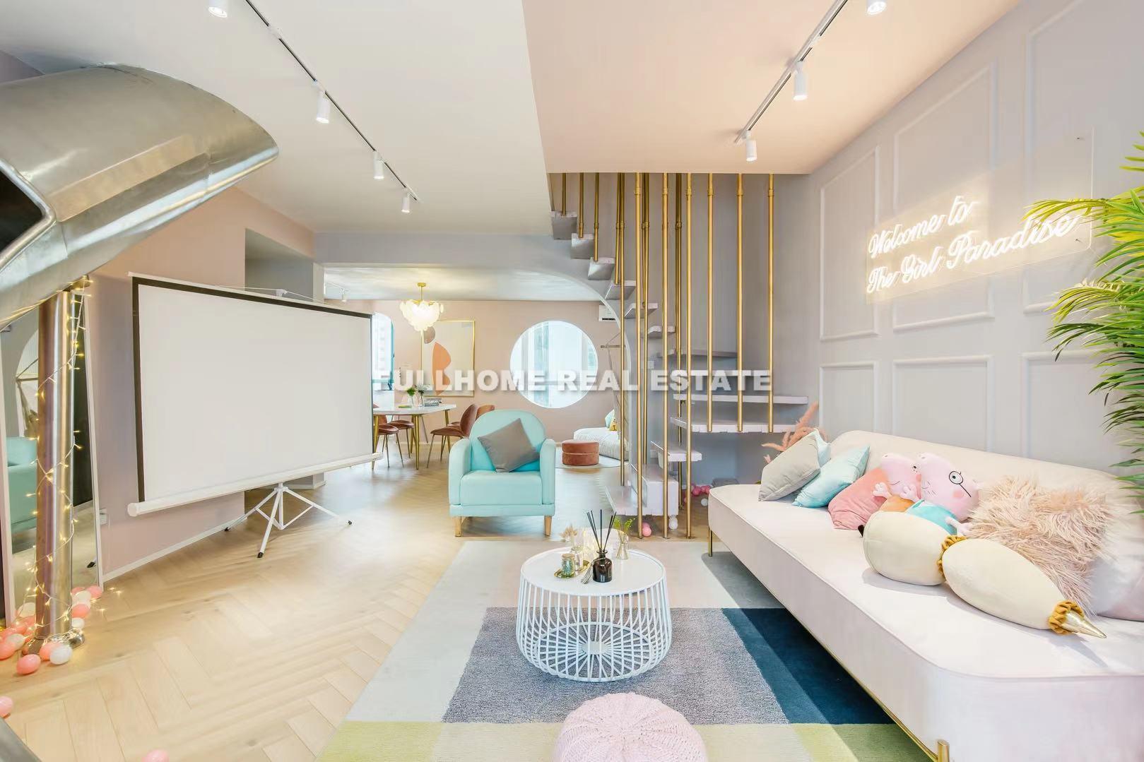 Same compound: Dongxin Apartment, 3 bedrooms in Shanghai