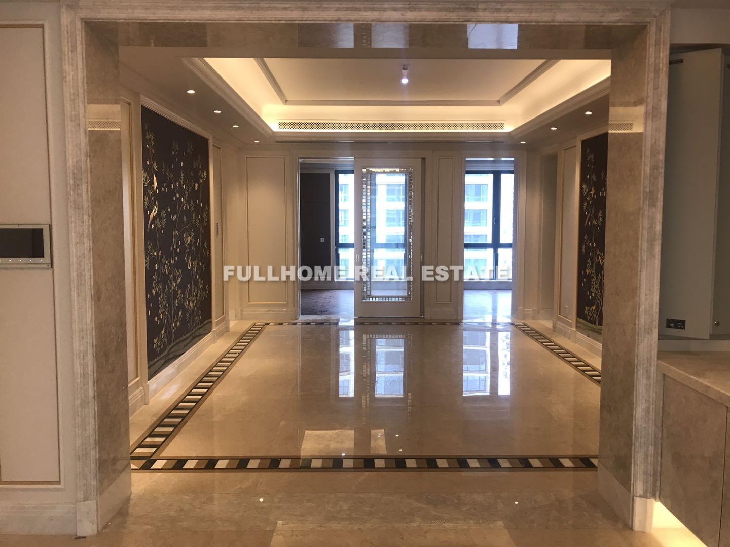 E18 - 4 bedroom apartment in Shanghai, Lujiazui, Pudong