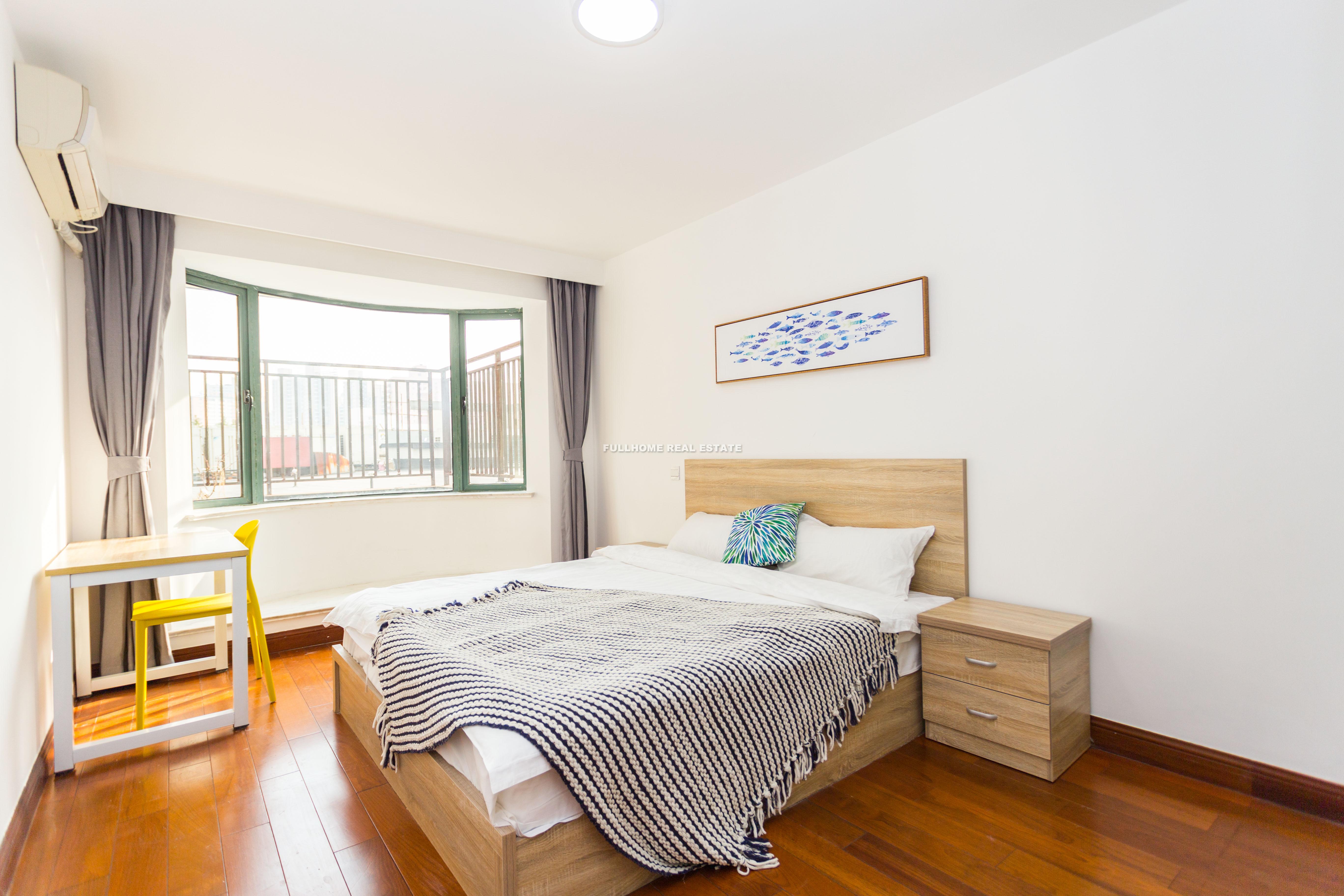 Same compound: Xuanyu Garden, 4 bedrooms in Shanghai