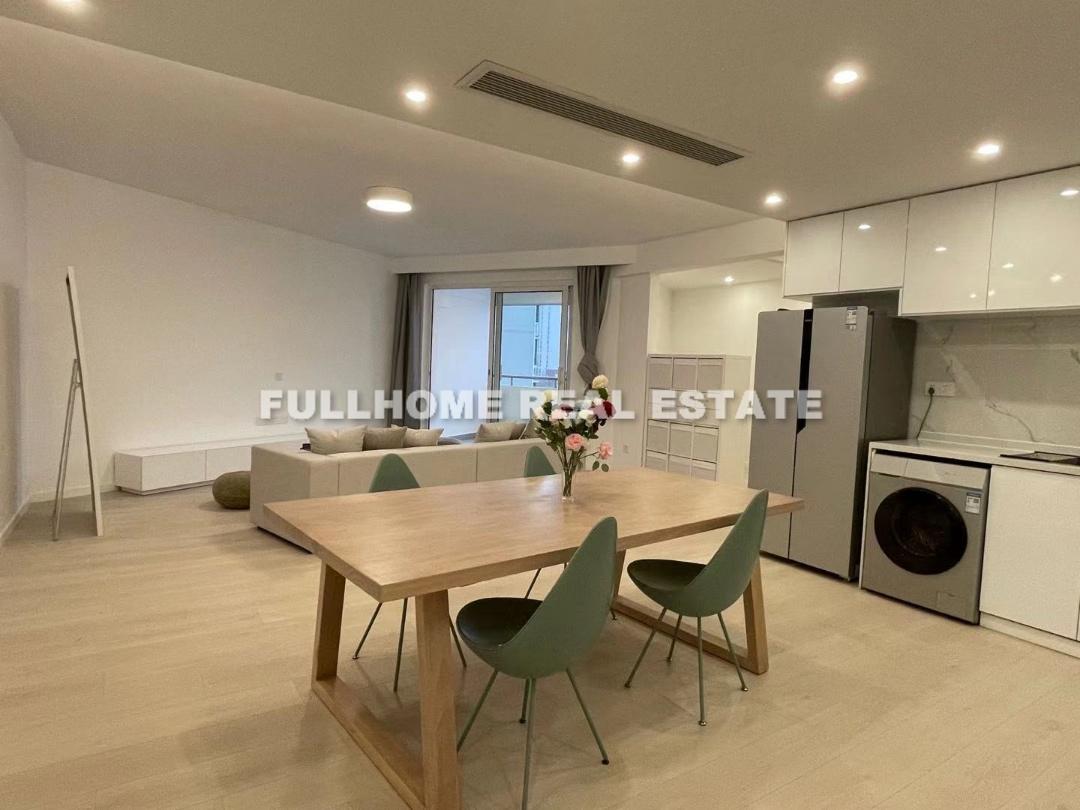 Same compound: Gao An Apartment, 4 bedrooms in Shanghai