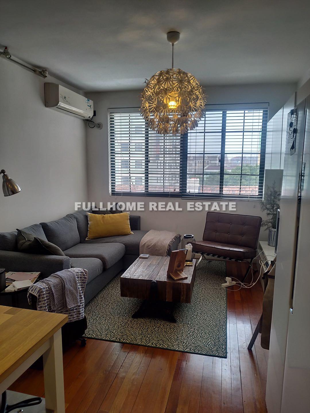 Lane1-500 Changshu Road Old House - 2 bedroom apartment in Shanghai, FFC, Downtown