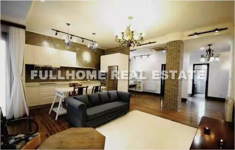 Same compound: No.1-500 South Maoming Road Old House, 2 bedrooms in Shanghai