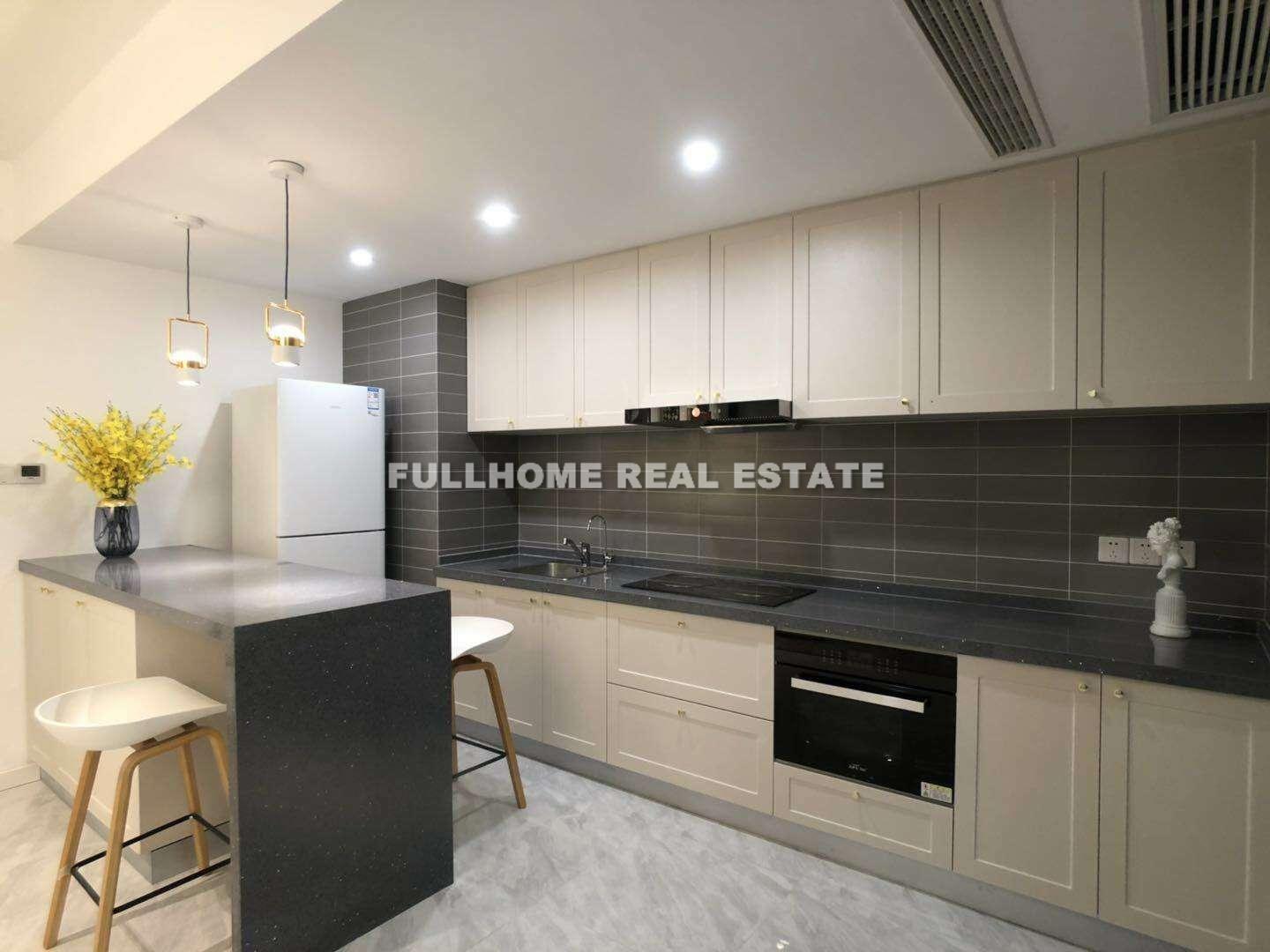 West Nanjing Mansion - 1 bedroom apartment in Shanghai, Downtown, Downtown