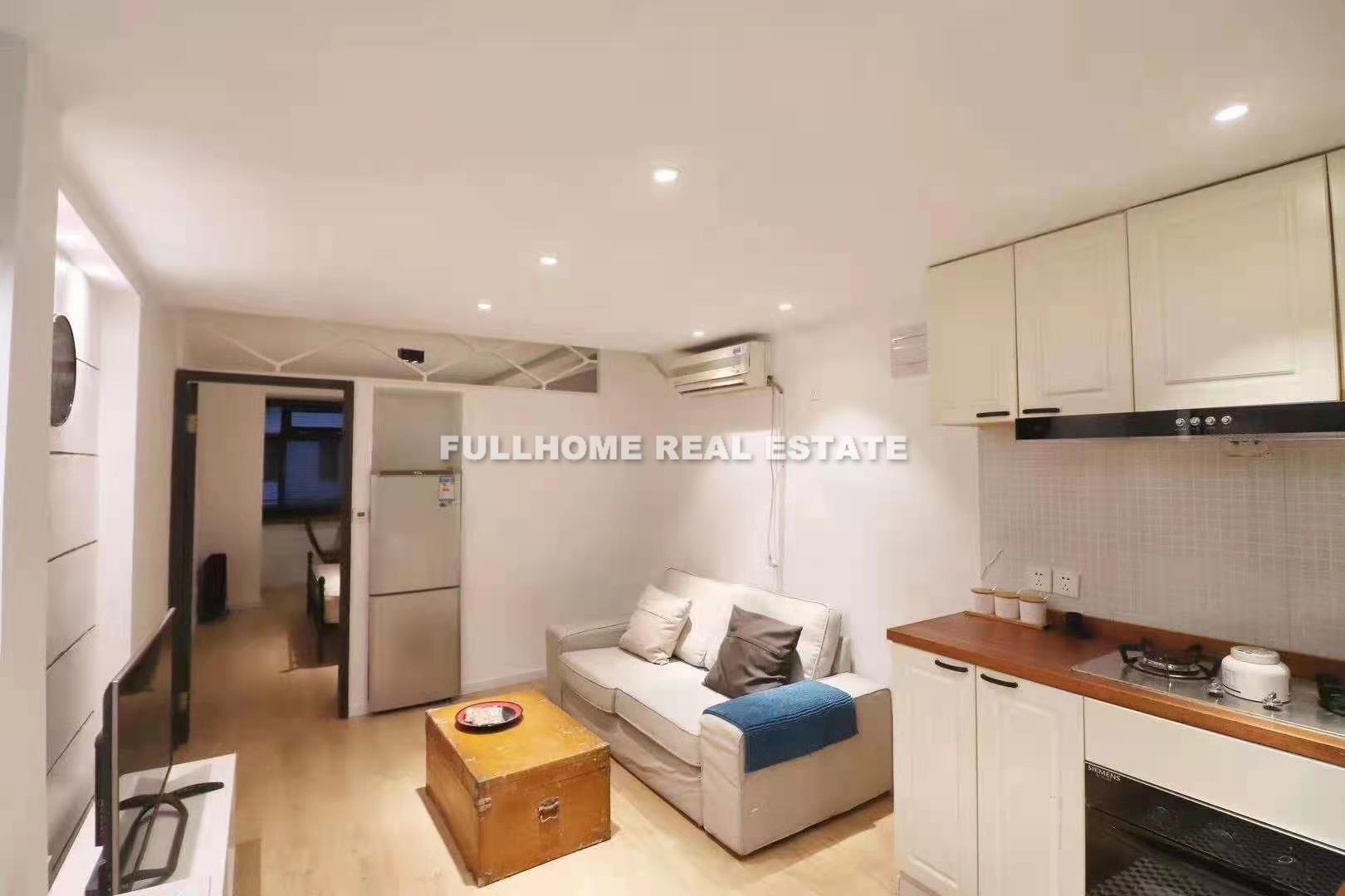 Same compound: Lane 1-200 West Jianguo Road Old House, 1 bedrooms in Shanghai