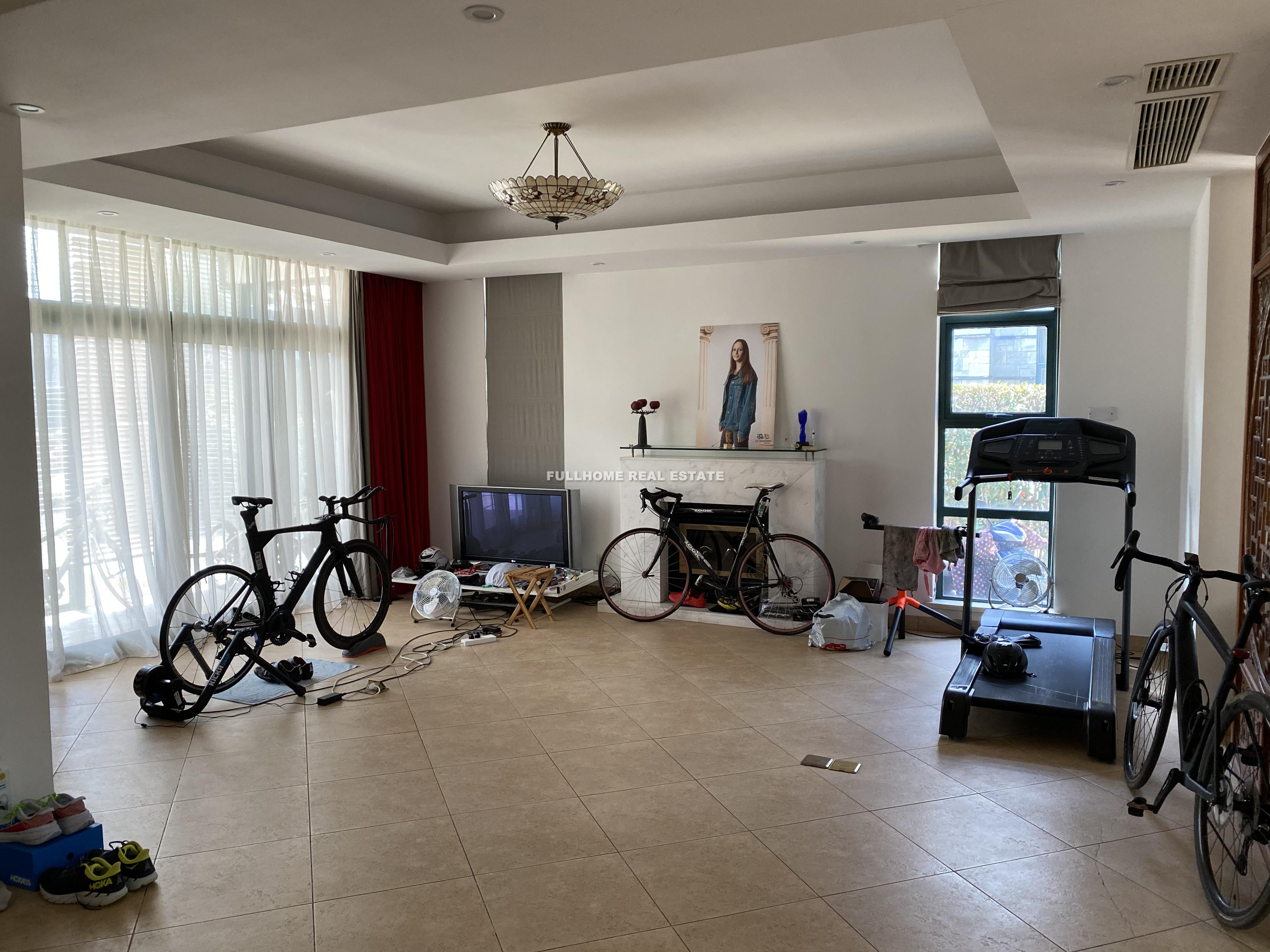 Same compound: Garden Inside Garden, 5 bedrooms in Shanghai