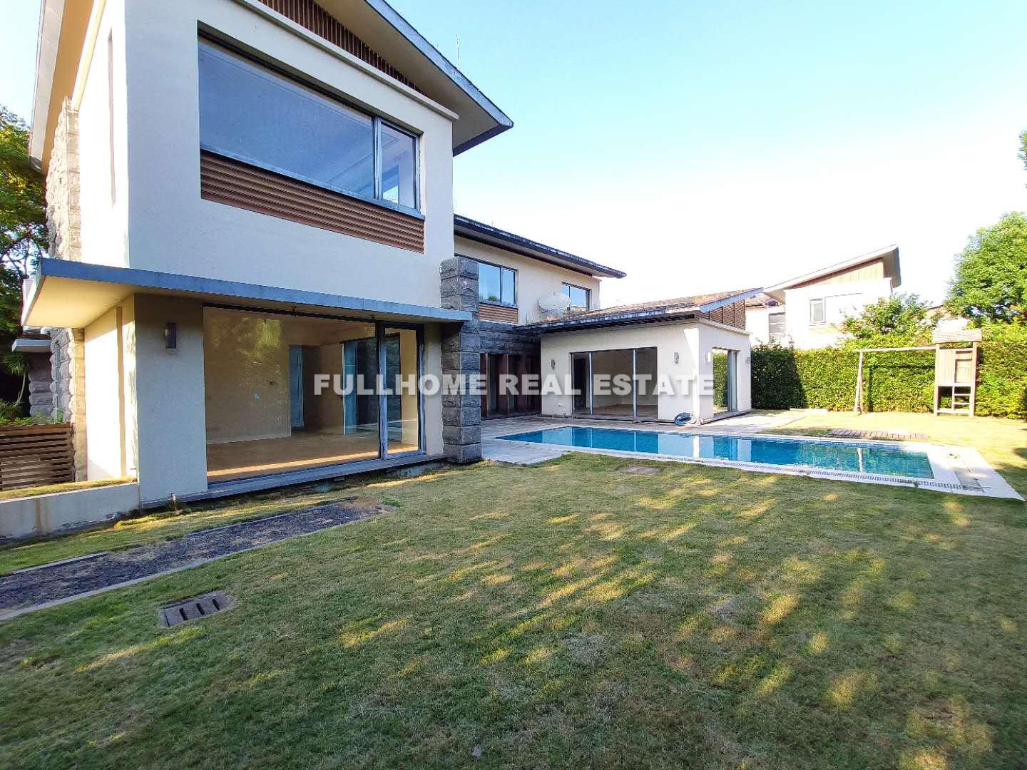 Lakeside Ville - 4 bedroom apartment in Shanghai, Qingpu, Suburb