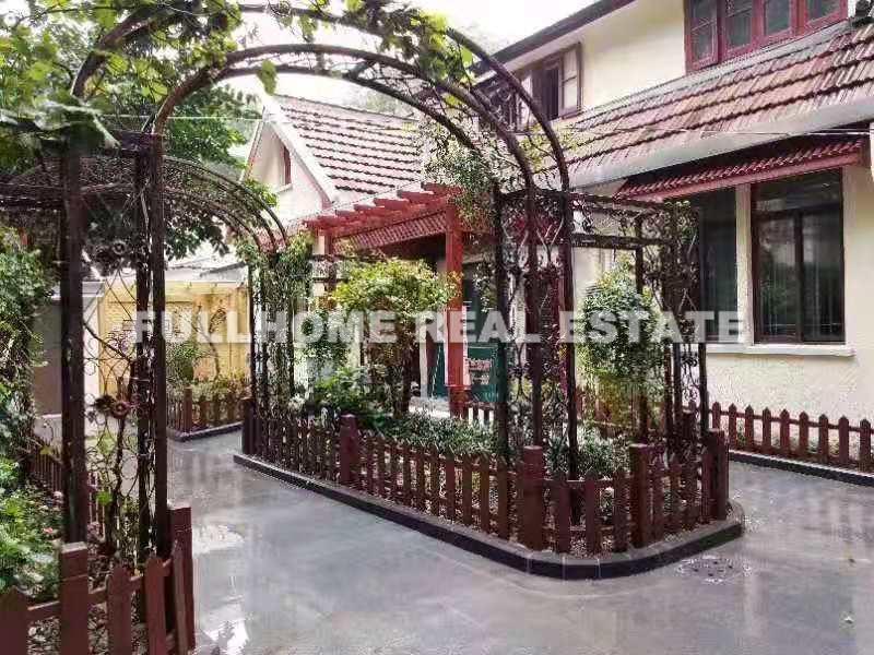 Lane 1-200 Kangping Road Old House	 - Interior view 3, Shanghai rental property