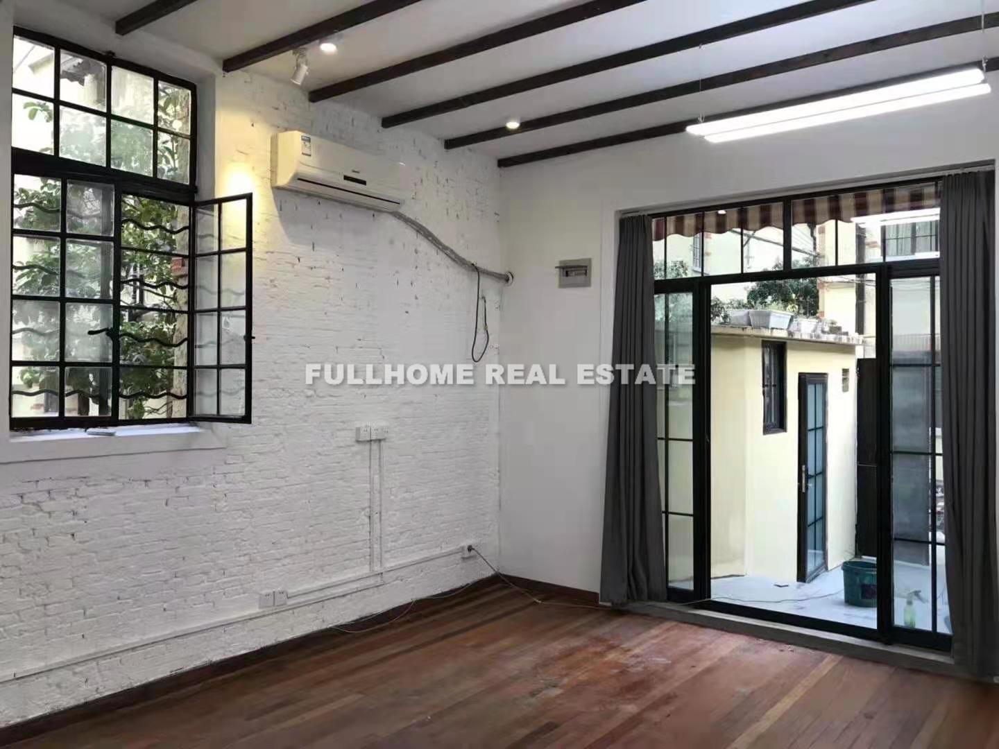 Lane 1000-1500 Xinzha Road Old House	 - 1 bedroom apartment in Shanghai, Jing An, Downtown