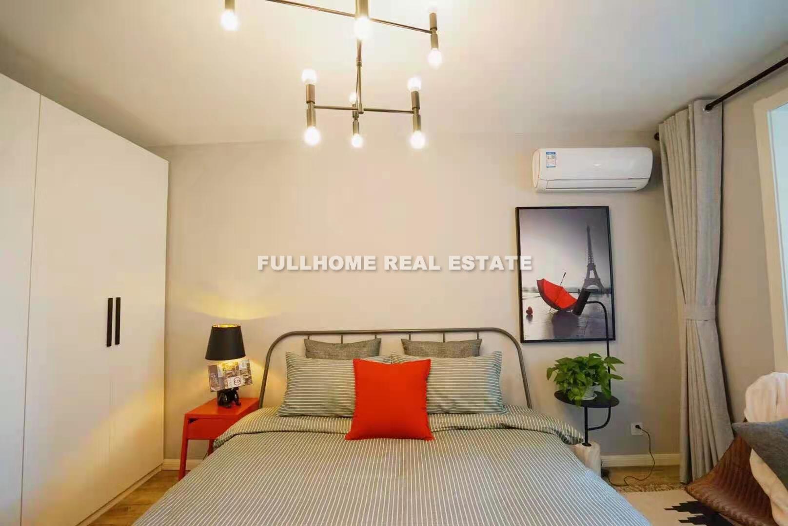 Same compound: Dongxin Apartment, 2 bedrooms in Shanghai