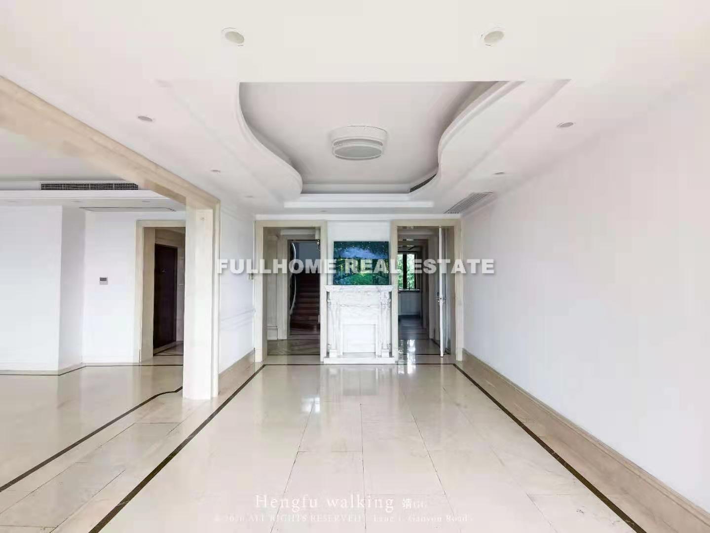 Same compound: Xingsheng Apartment, 4 bedrooms in Shanghai