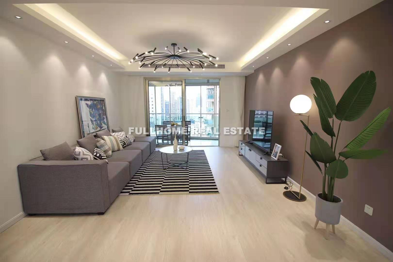 Similar property: LaDoll International City, 4 bedrooms, 210 sqm in Shanghai