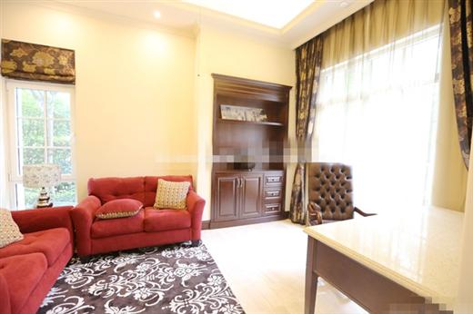 Same compound: Haibo Jinghua, 6 bedrooms in Shanghai