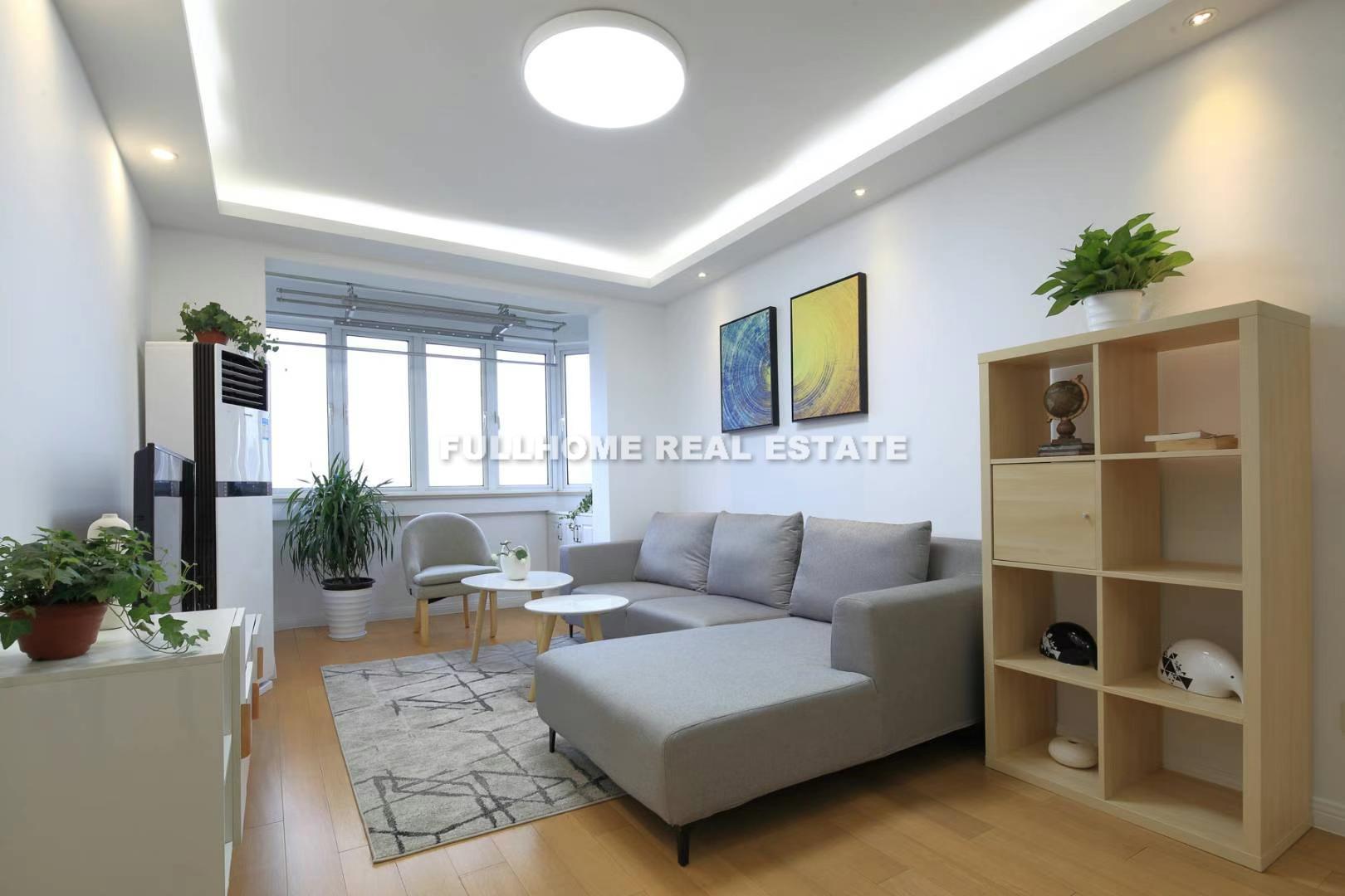 Same compound: Jinlu Mansion, 2 bedrooms in Shanghai