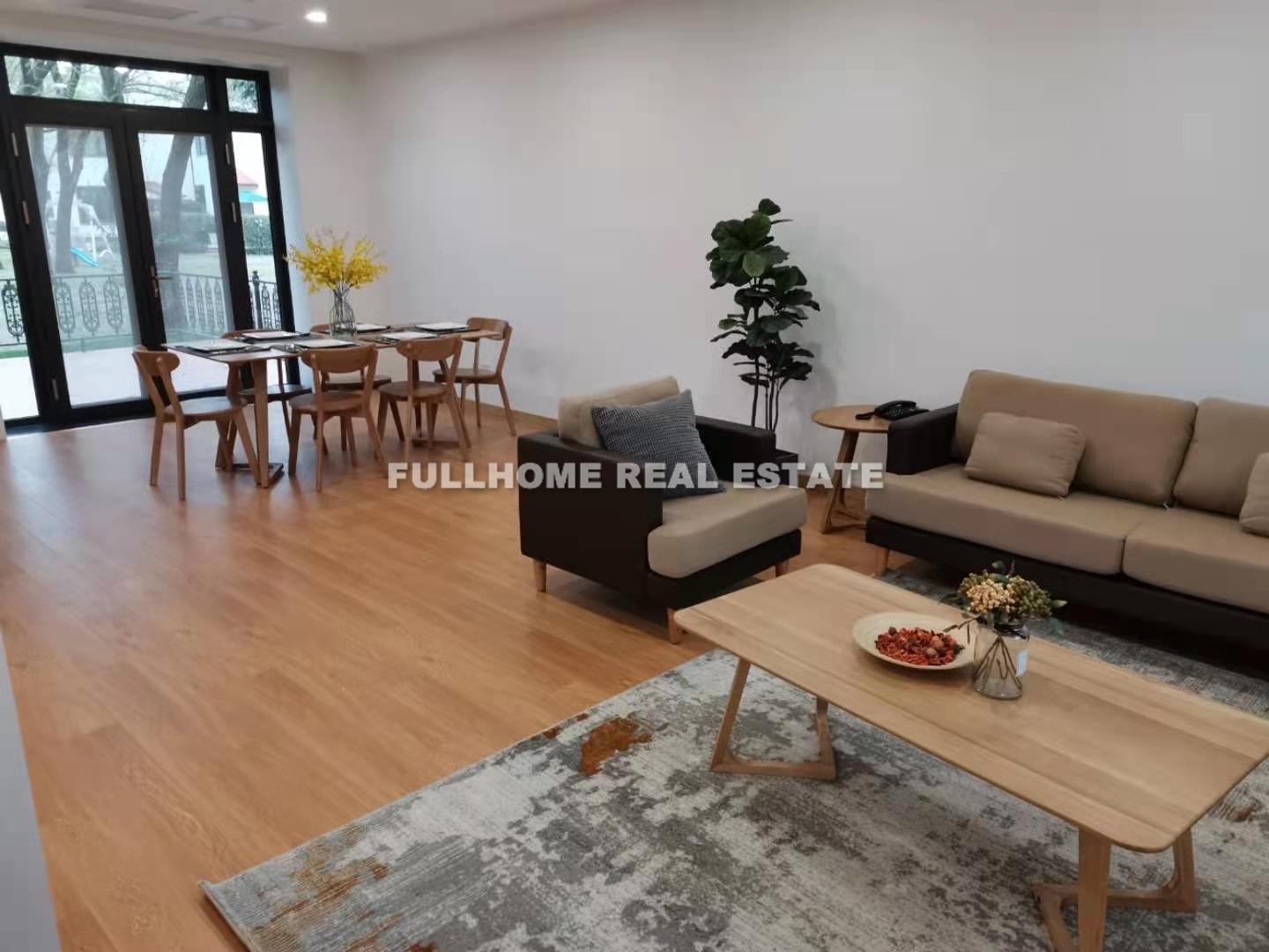 Same compound: Green Valley Villas, 4 bedrooms in Shanghai