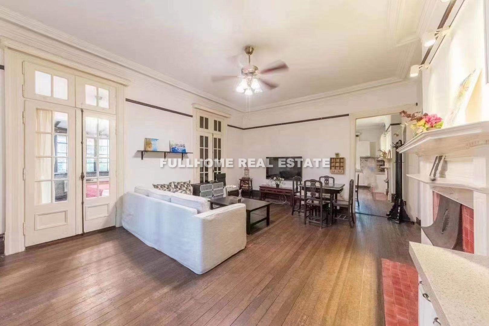 No.400-600 Middle Fuxing Road Old House	 - 2 bedroom apartment in Shanghai, FFC, Downtown