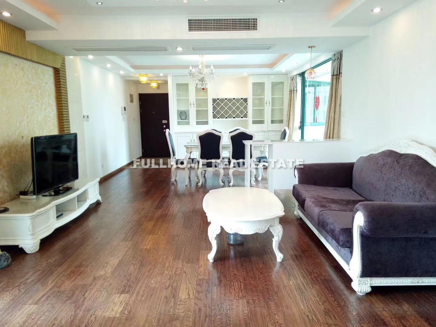 Oriental Manhattan - 3 bedroom apartment in Shanghai, Xujiahui, Downtown