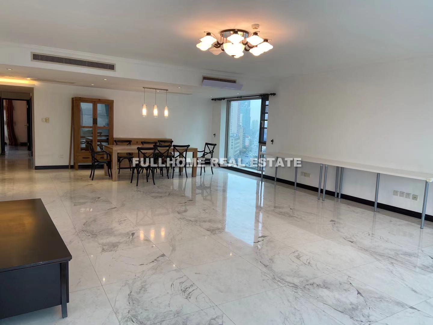Shimao Riviera Garden - 4 bedroom apartment in Shanghai, Lujiazui, Pudong