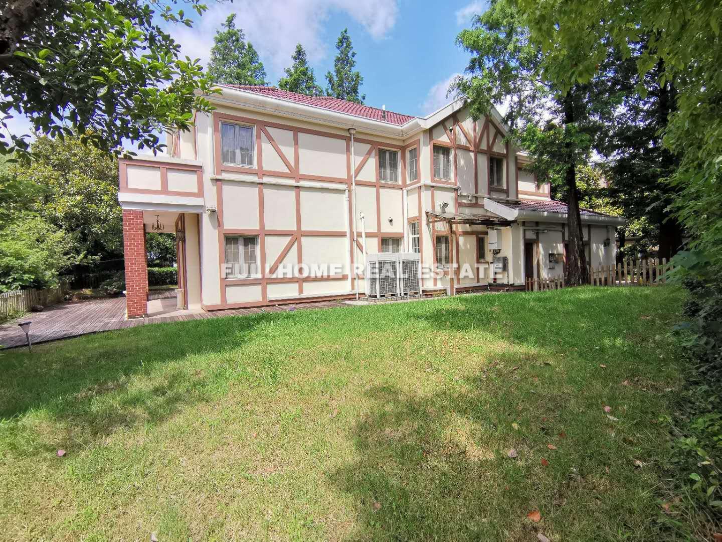 Forest Manor - 5 bedroom apartment in Shanghai, Huacao and Zhudi, Suburb