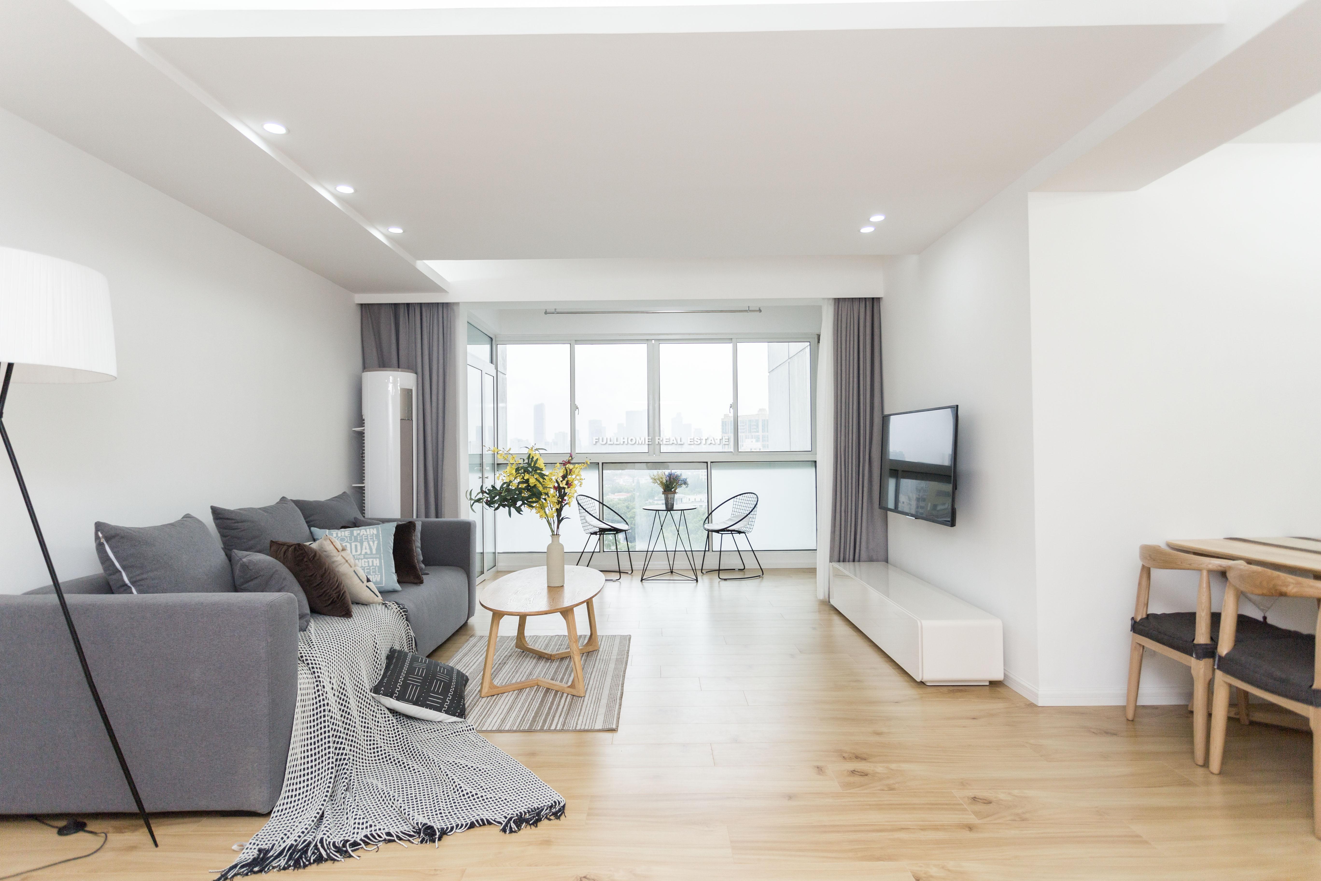 Huijin Plaza - 2 bedroom apartment in Shanghai, Xujiahui, Downtown