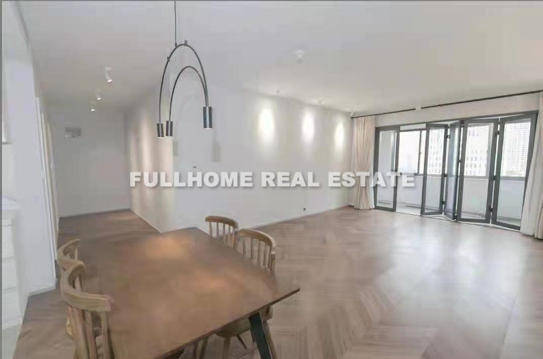 Same compound: Yanping Apartment, 2 bedrooms in Shanghai