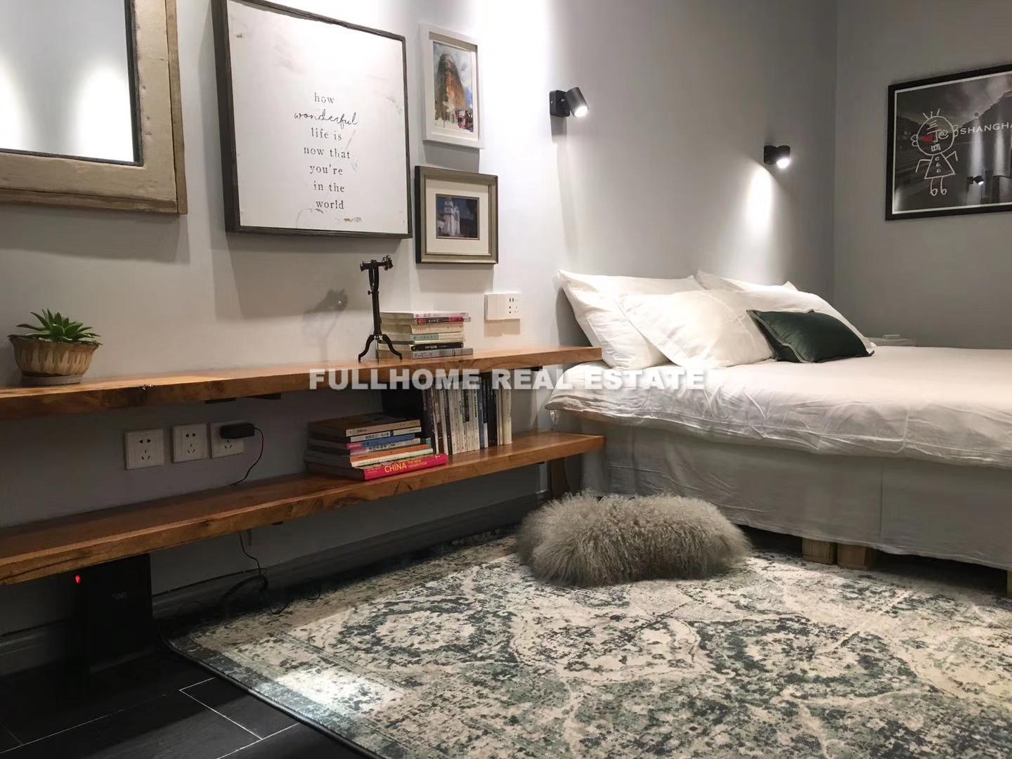 Lane 1001-1500 Middle Huaihai Road Old House - 1 bedroom apartment in Shanghai, Downtown, Downtown