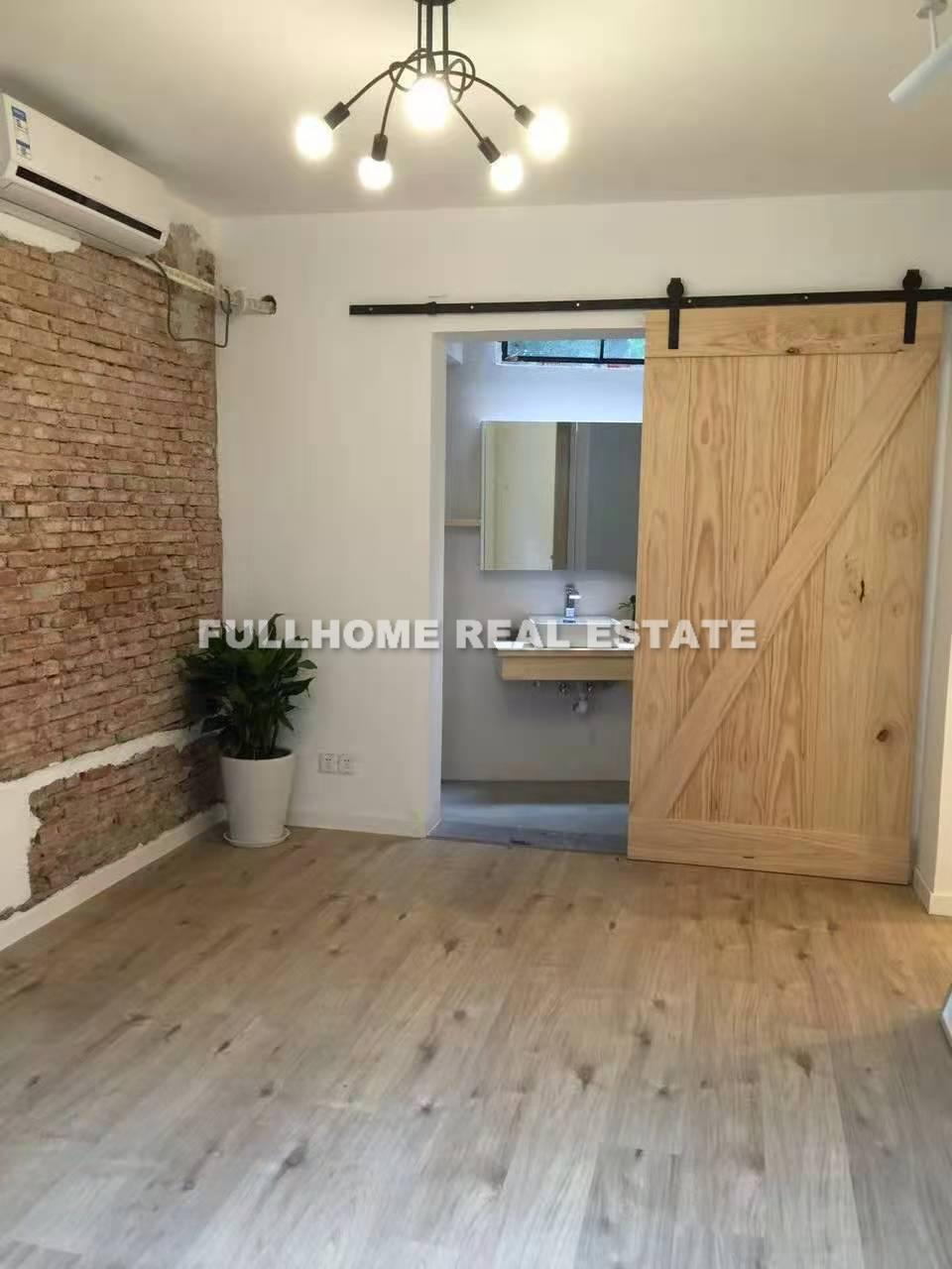 Lane 1-500 Wanpin Road Old House	 - Interior view 2, Shanghai rental property