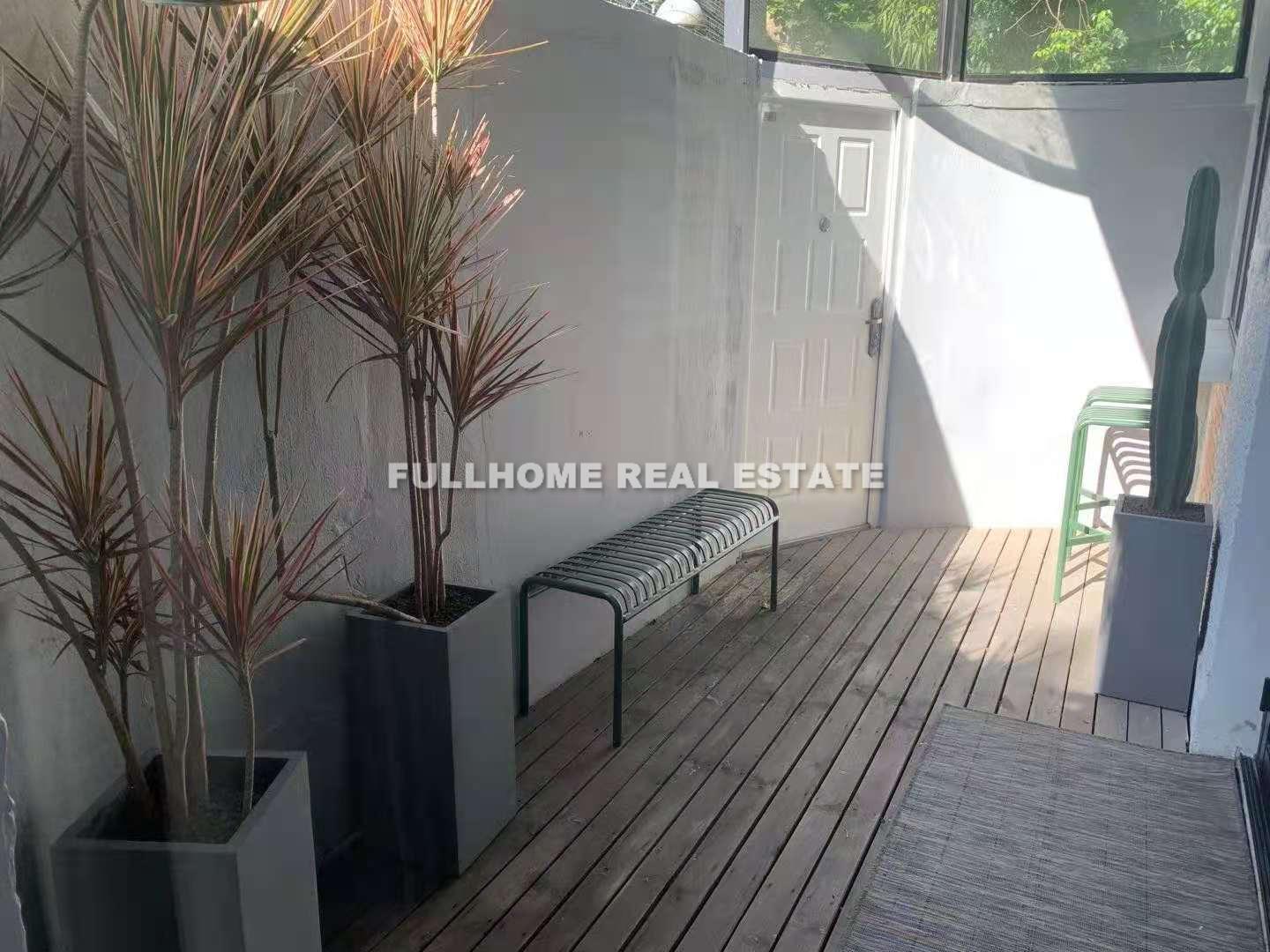 Lane 1-500 Wanpin Road Old House	 - 2 bedroom apartment in Shanghai, Downtown, Downtown