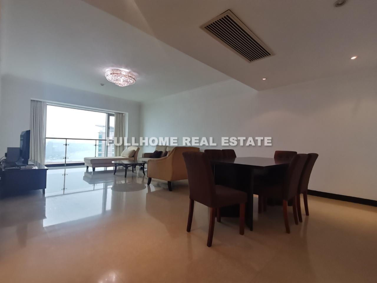 Shimao Riviera Garden - 2 bedroom apartment in Shanghai, Lujiazui, Pudong