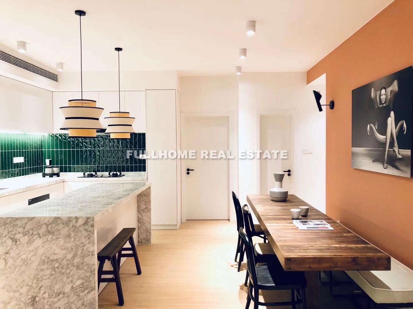 Jiaxin City Garden - 4 bedroom apartment in Shanghai, Downtown, Downtown