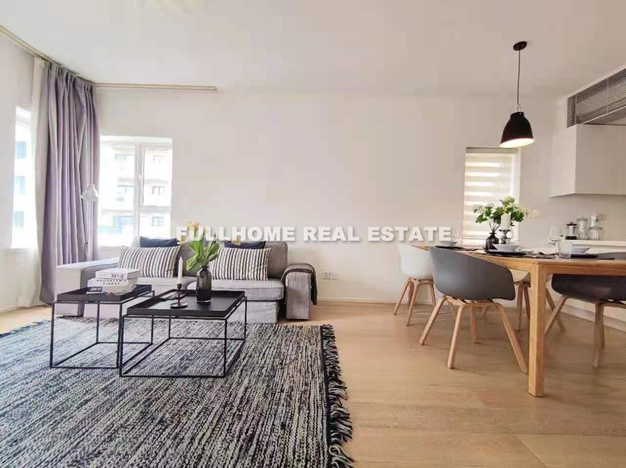 Same compound: Jin Qiao Mansion, 3 bedrooms in Shanghai
