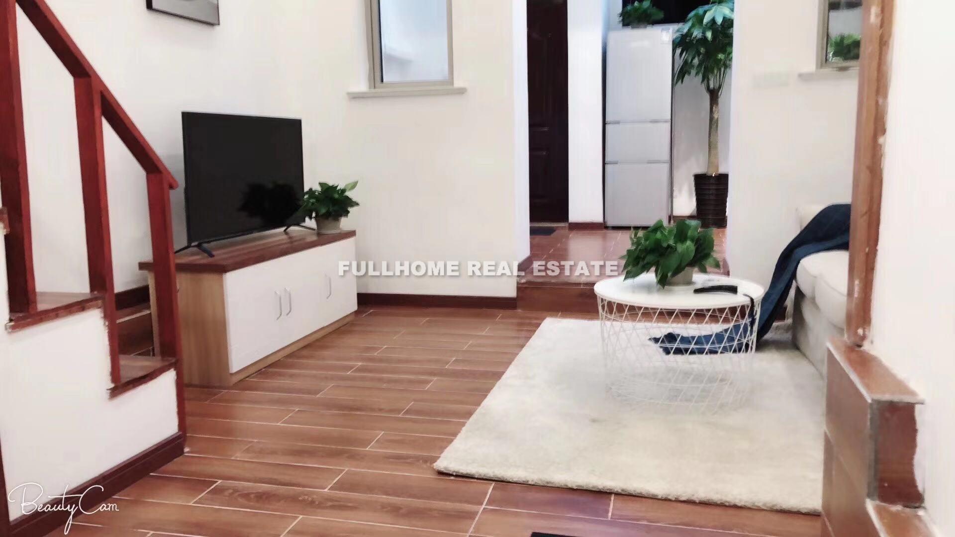 Same compound: Lane 1-200 Gaoyou Road Old House, 1 bedrooms in Shanghai