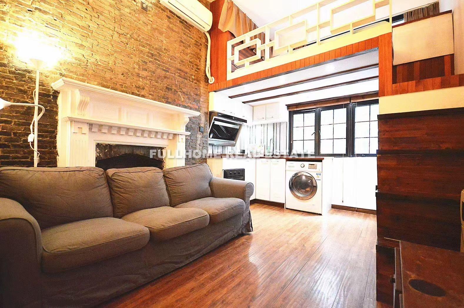 Same compound: No.1-500 South Maoming Road Old House, 1 bedrooms in Shanghai