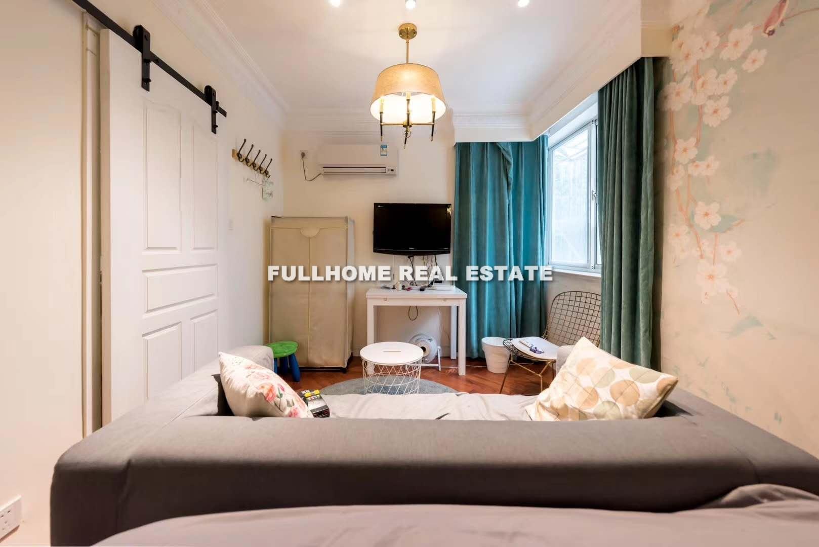 Same compound: Huaqiang Apartment, 1 bedrooms in Shanghai