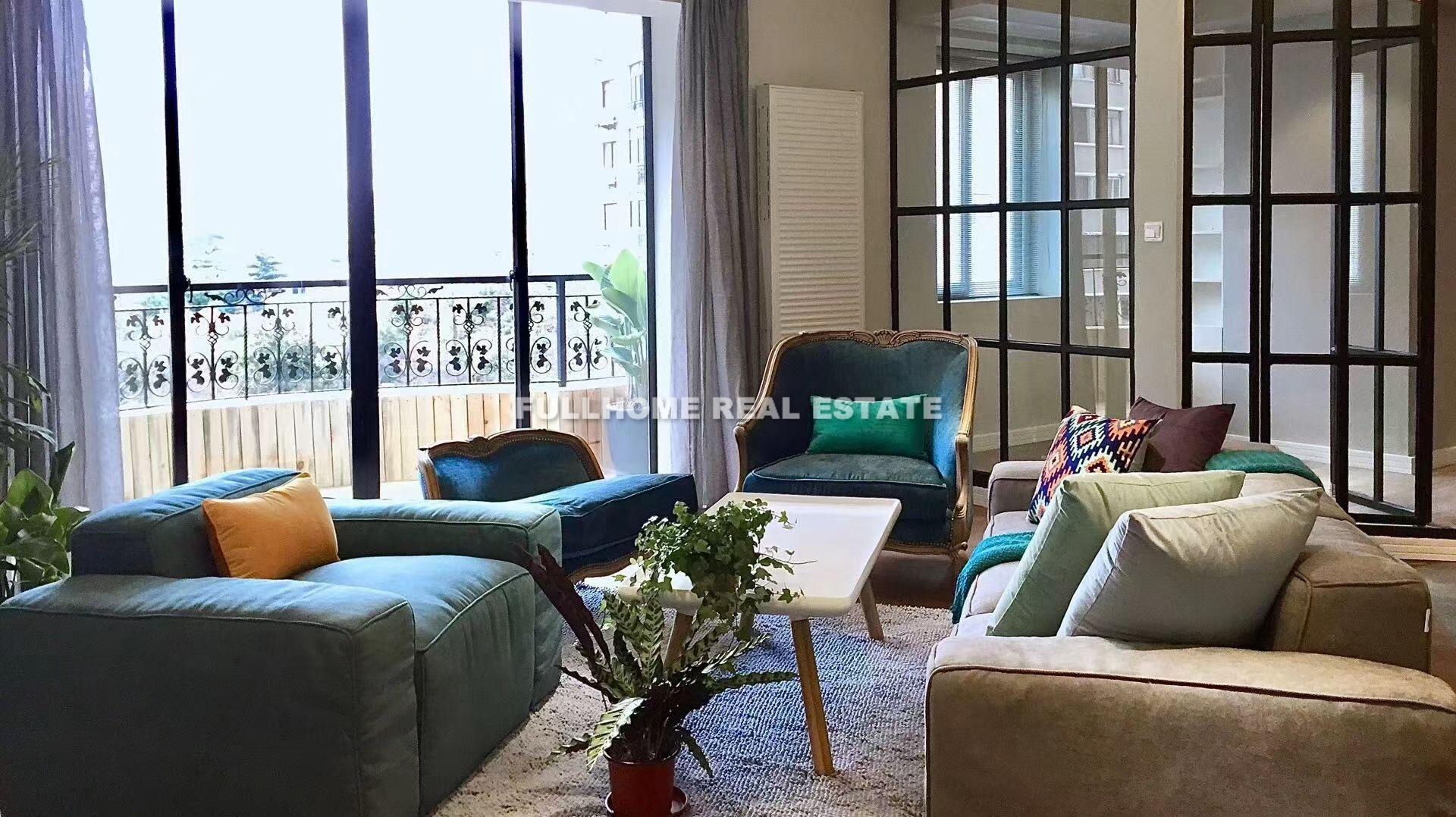 Same compound: Baroque Palace, 3 bedrooms in Shanghai