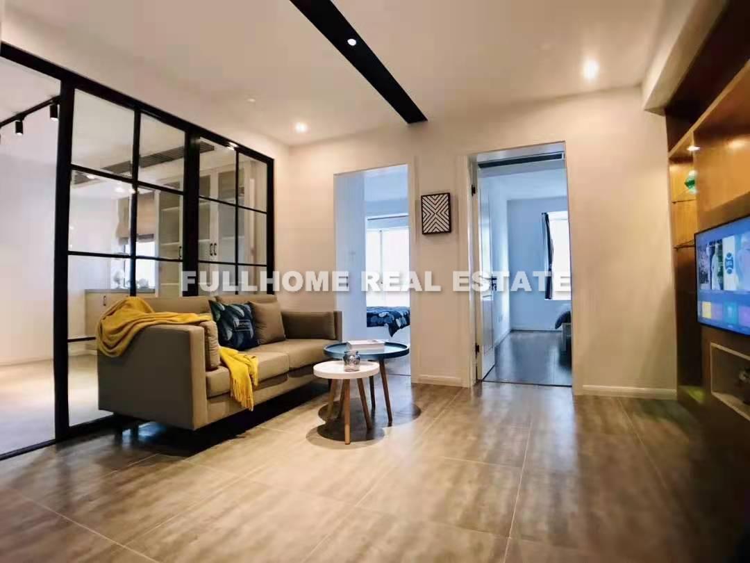 Same compound: Xinhu Yunting, 3 bedrooms in Shanghai