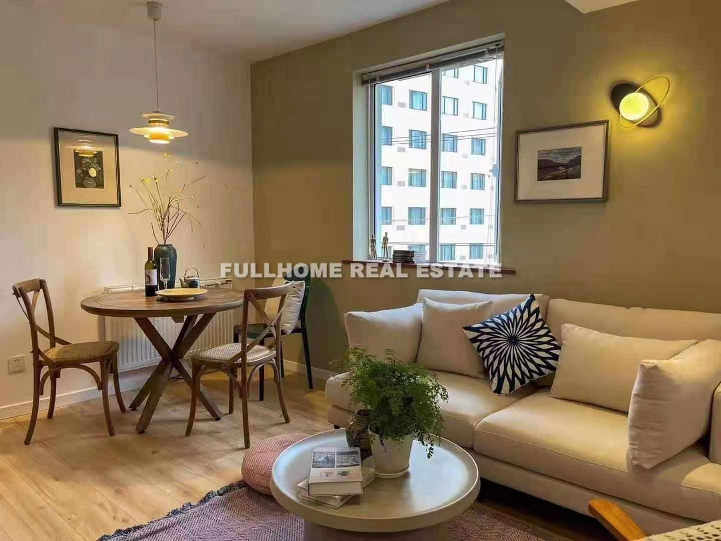 Lane 1-1000 North Shanxi Road Old House - 2 bedroom apartment in Shanghai, FFC, Downtown