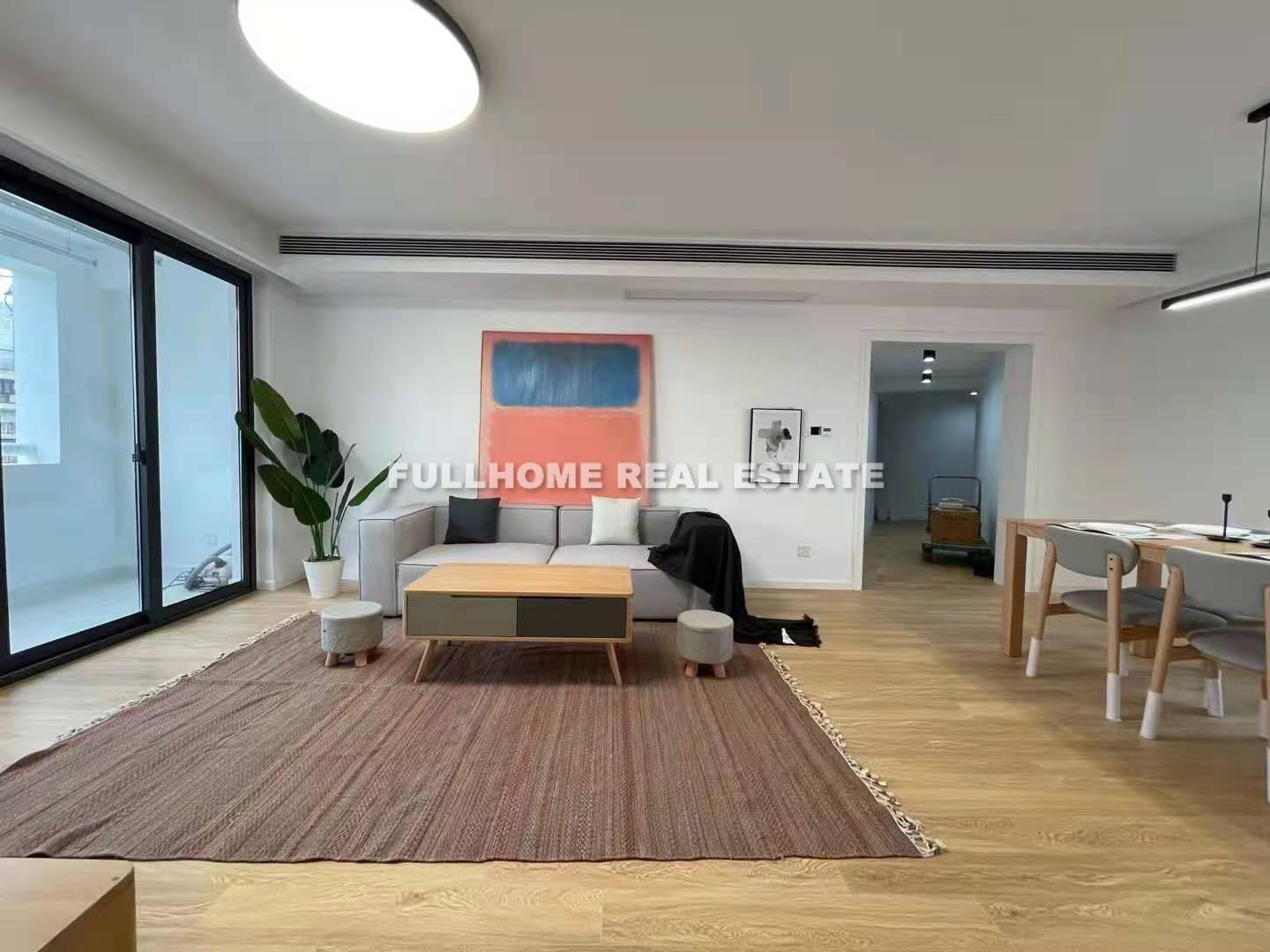 Same compound: Jinlan Garden, 3 bedrooms in Shanghai