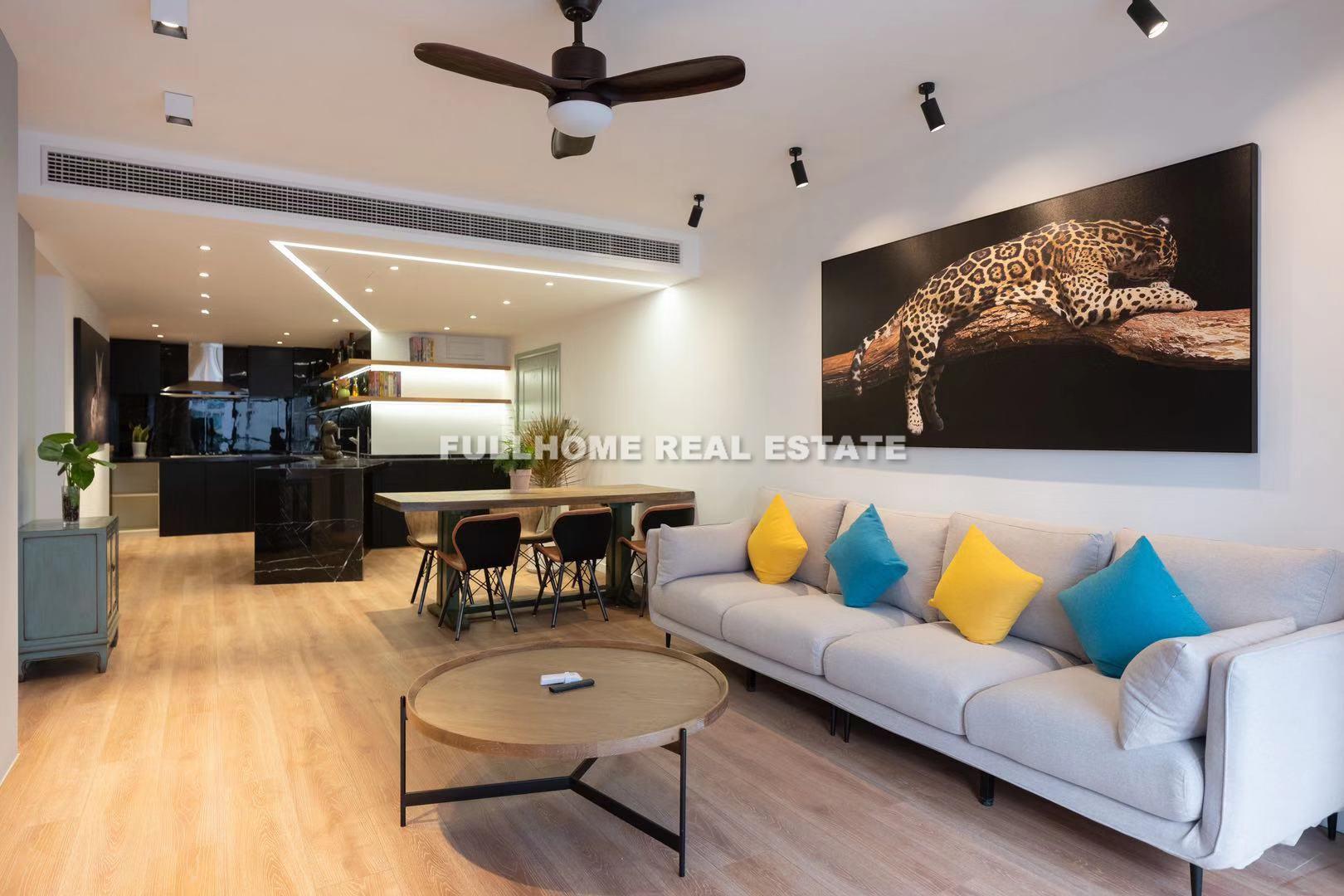 The Courtyards - 3 bedroom apartment in Shanghai, Jing An, Downtown