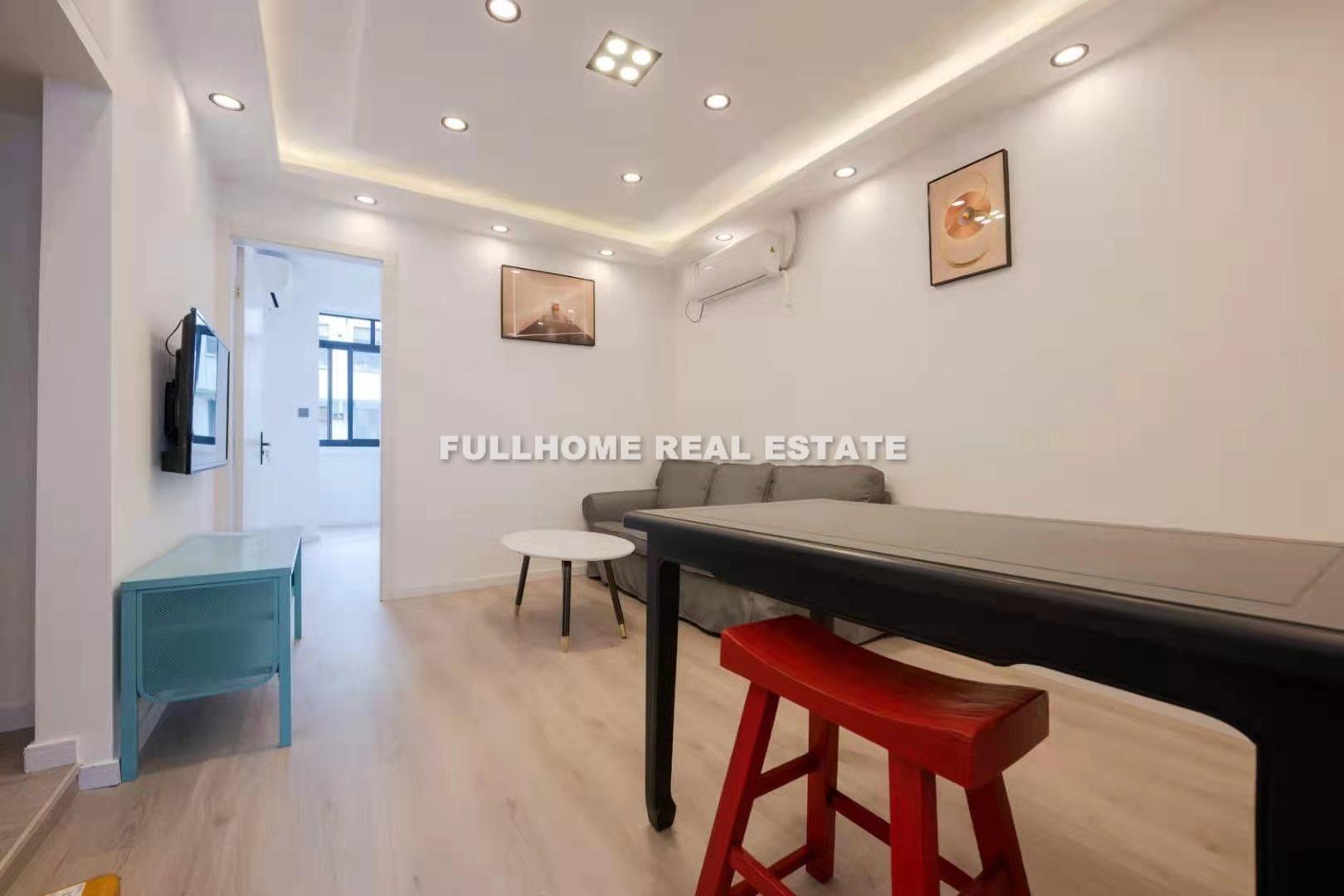 Same compound: Lane 1-1000 Zhaojiabang Road Old House, 1 bedrooms in Shanghai