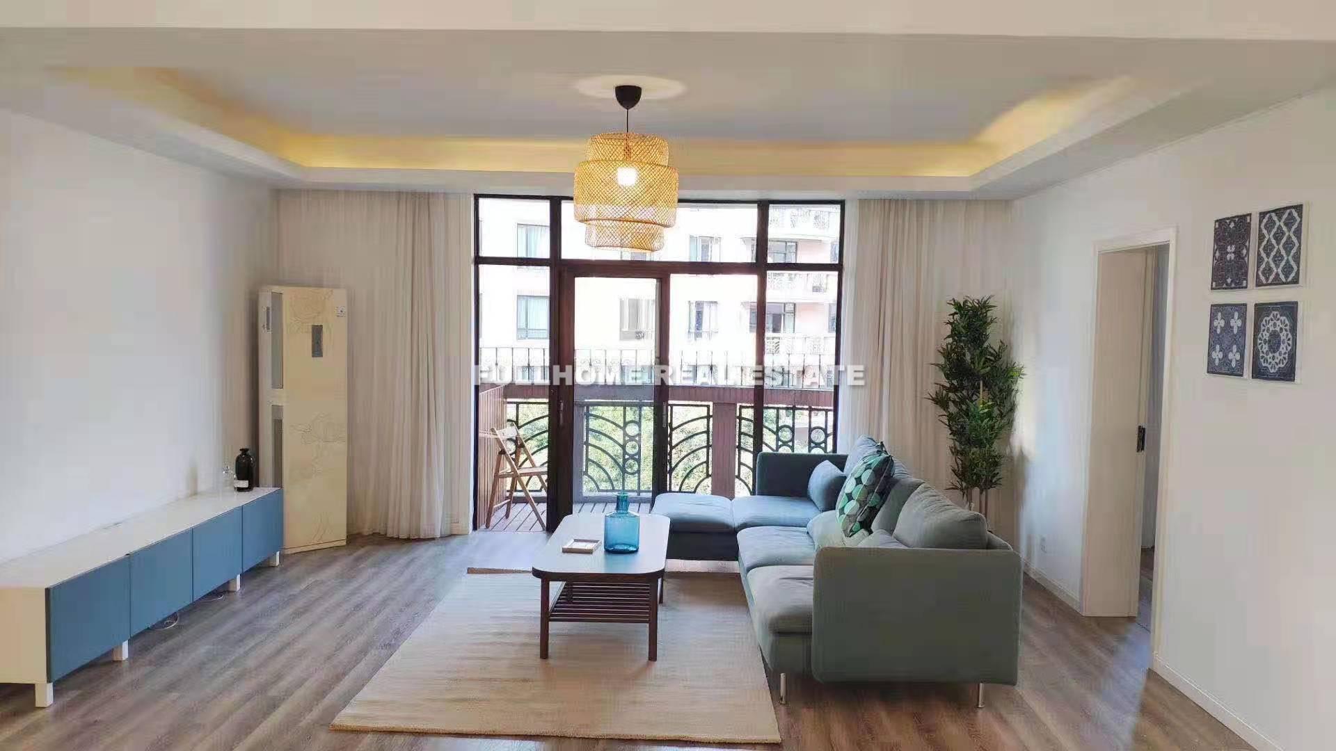 Same compound: Kingswell Garden, 4 bedrooms in Shanghai