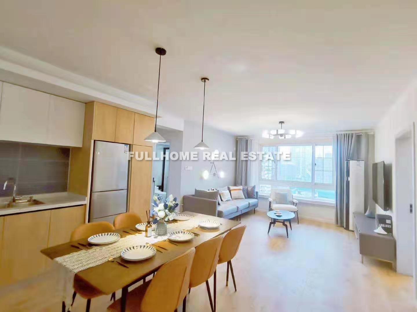 Hongtai Apartment - 4 bedroom apartment in Shanghai, People Square, Downtown