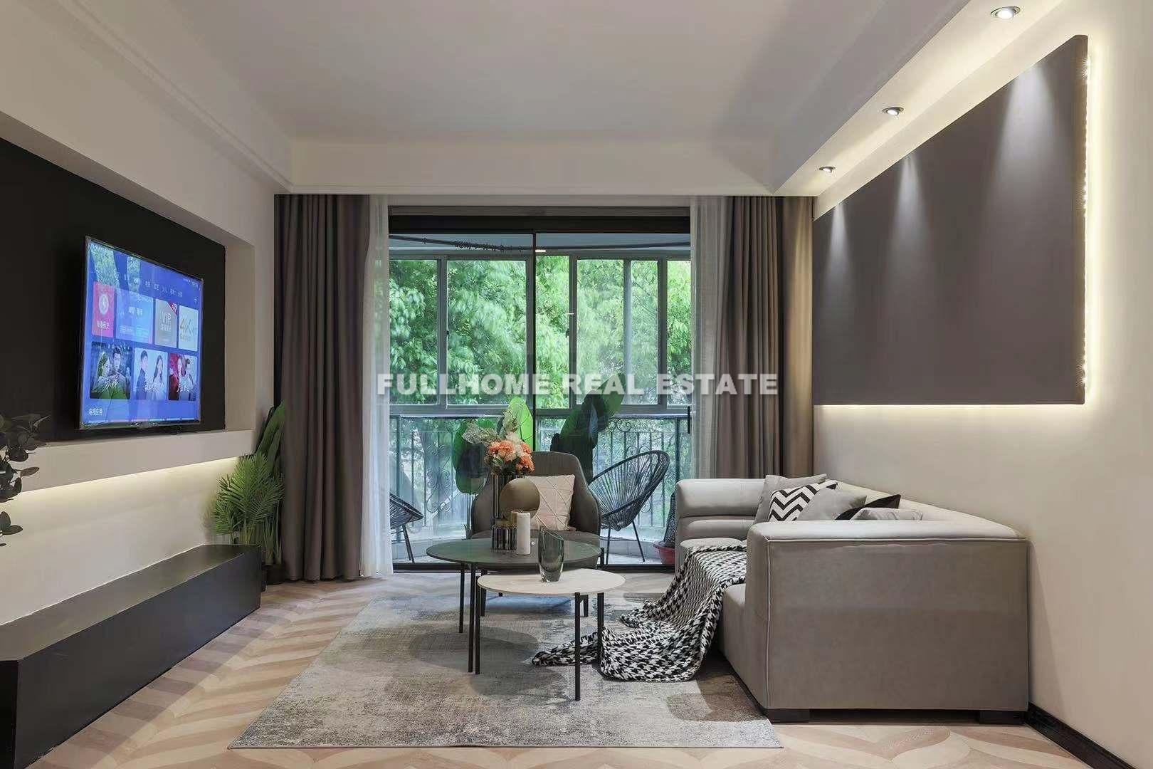 Louis Triumph Palace - 3 bedroom apartment in Shanghai, Zhongshan Park, Downtown