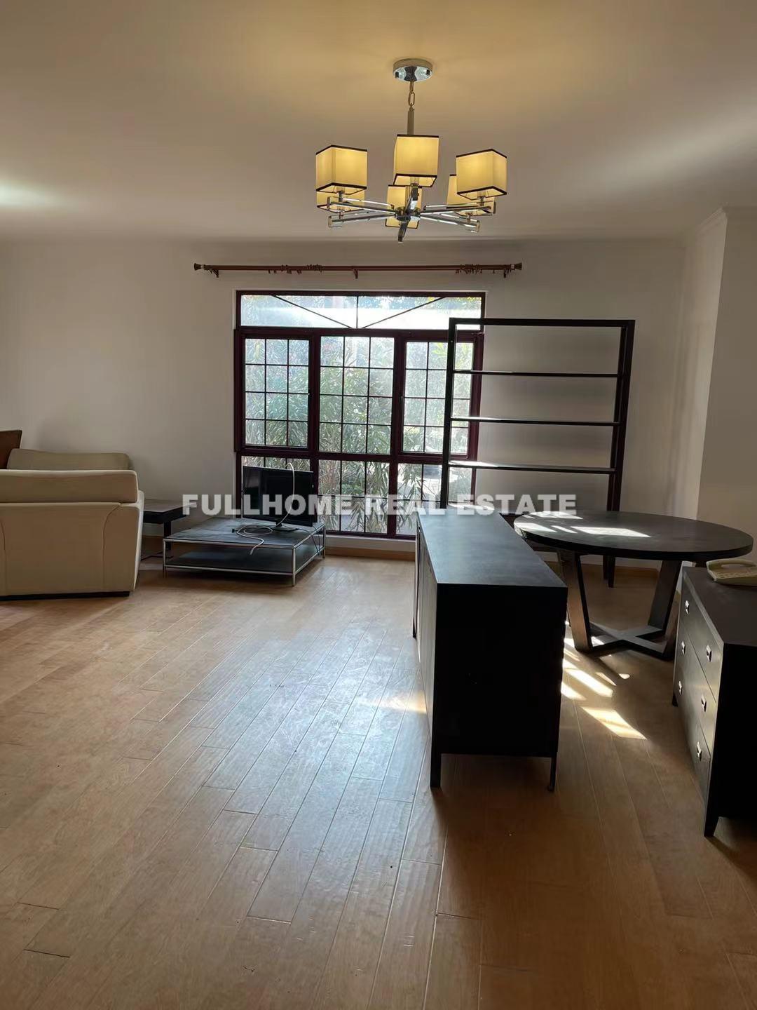 Shanghai Racquet Club - 3 bedroom apartment in Shanghai, Minhang, Suburb