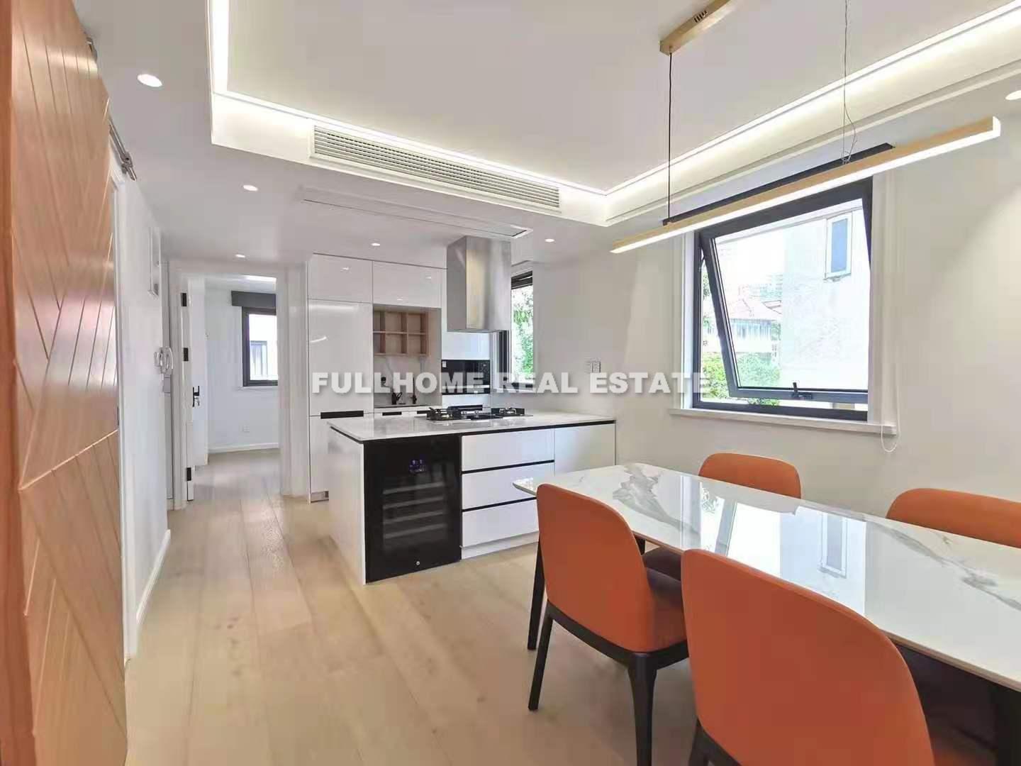 Lane 1-999Yuyuan Road Old House - 2 bedroom apartment in Shanghai, Jing An, Downtown