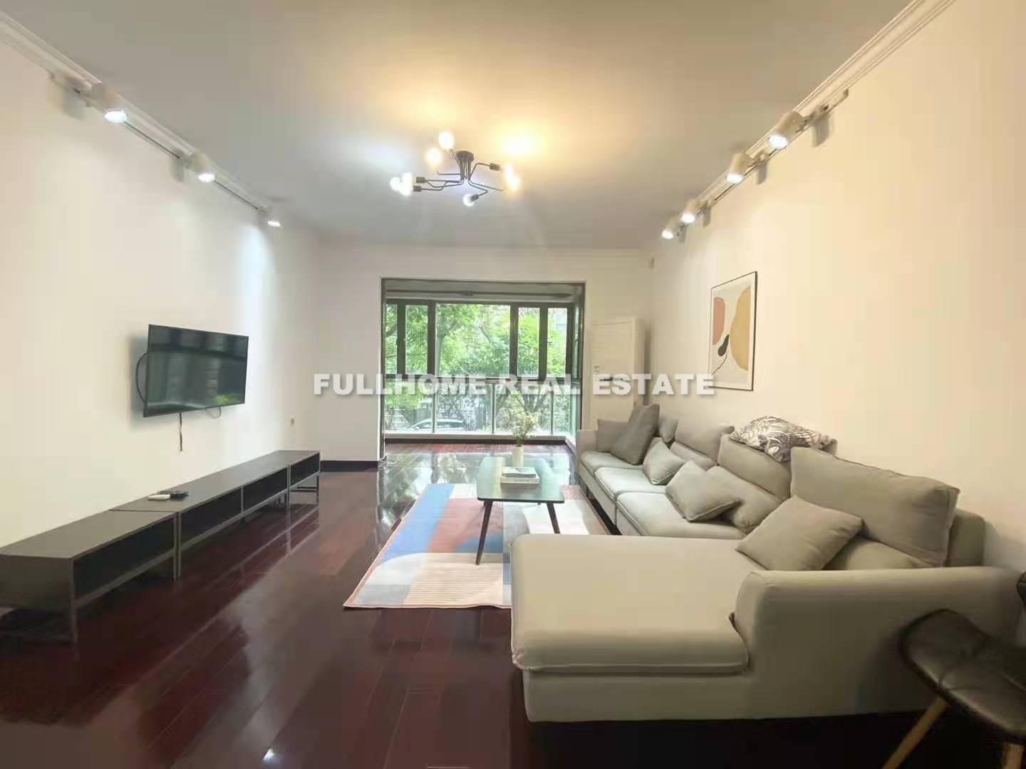 Hai Yue Garden - 3 bedroom apartment in Shanghai, Xintiandi, Downtown