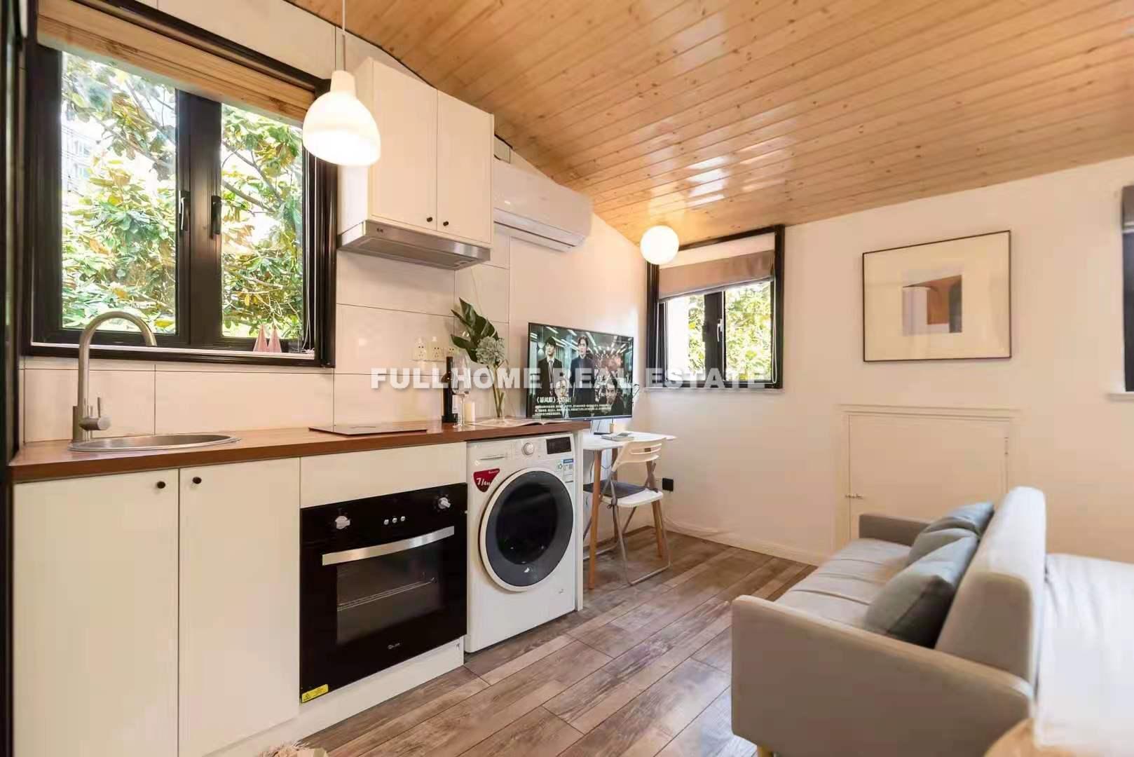 Same compound: Lane 400-700 Fengyang Road Old House, 1 bedrooms in Shanghai
