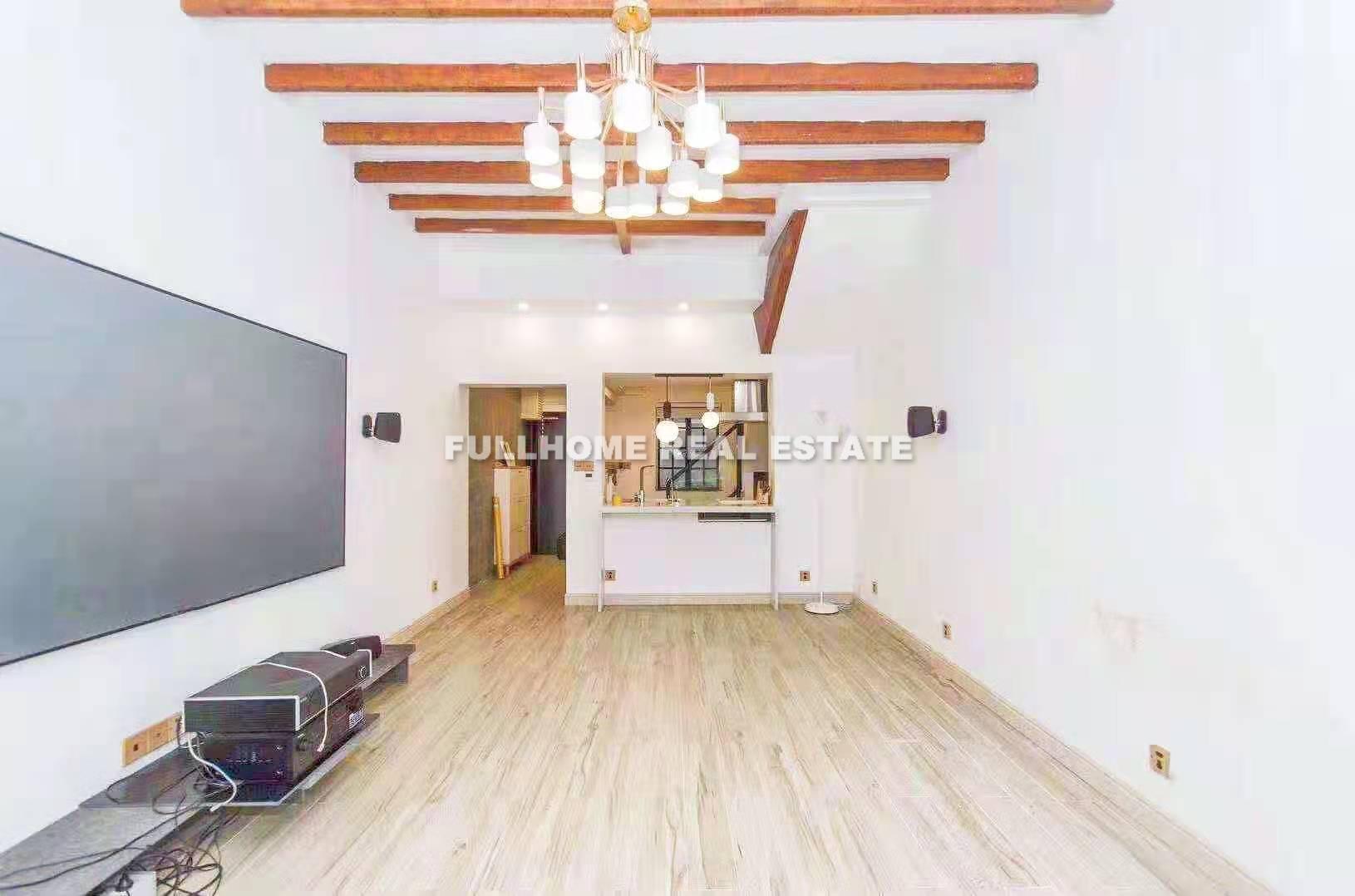 Lane 1-1000 Weihai Road Old House - 2 bedroom apartment in Shanghai, , 