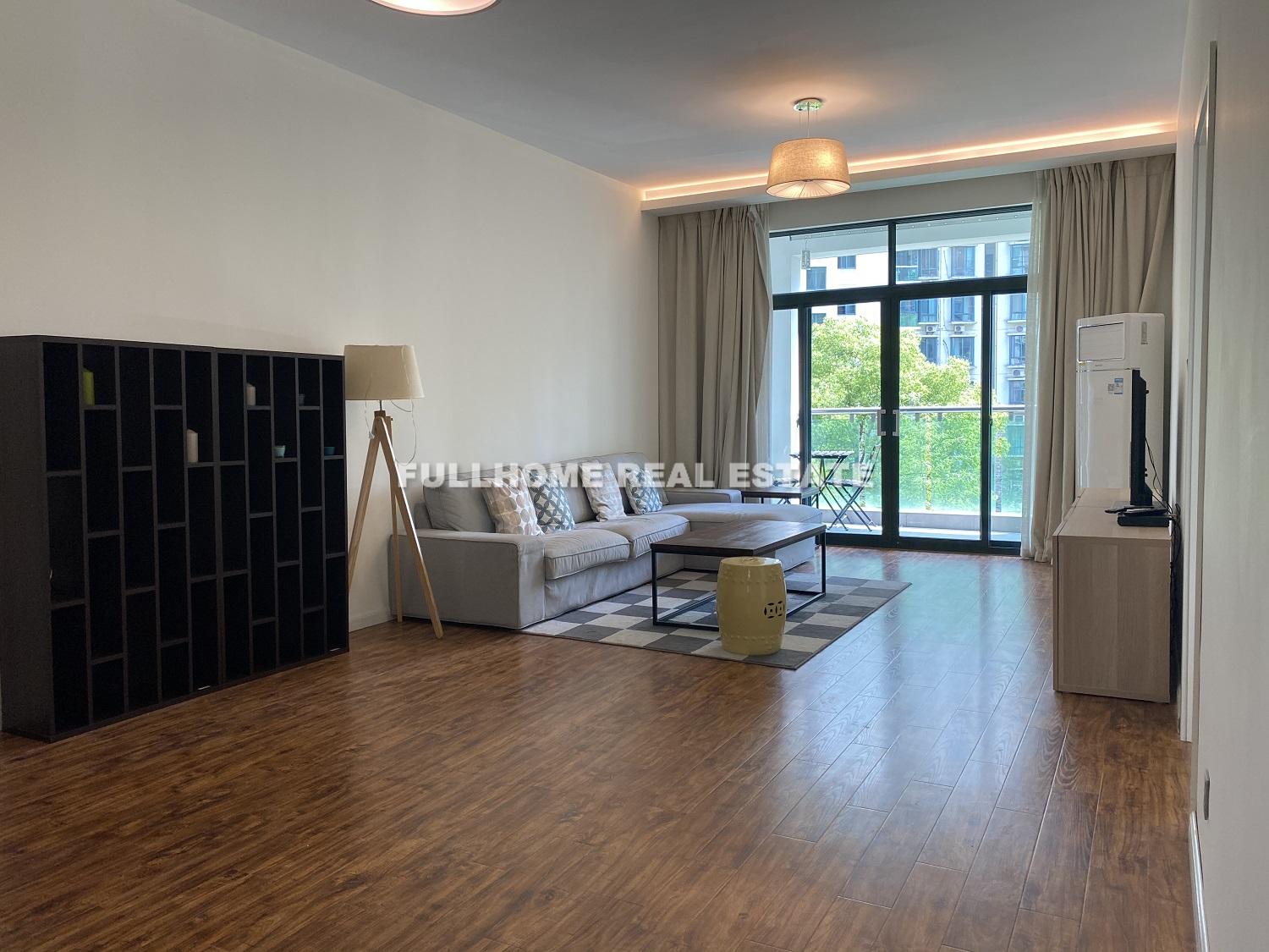 Waterfront Court - 2 bedroom apartment in Shanghai, Downtown, Downtown