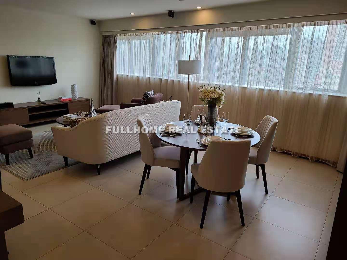 Same compound: Oakwood Residence Shanghai, 2 bedrooms in Shanghai